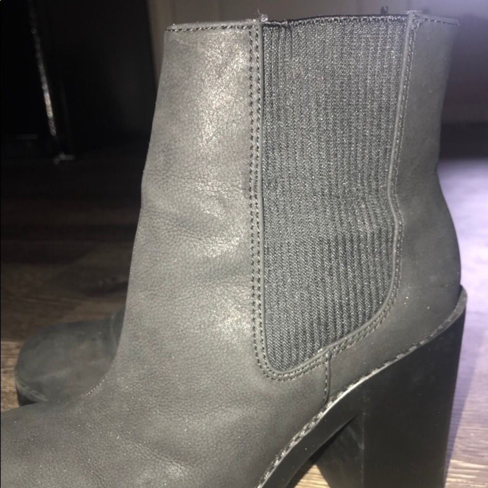 Black chunk heels